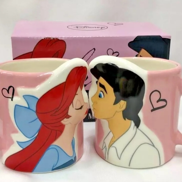 Disney Ariel and Eric kiss mug set - Picture 1 of 6